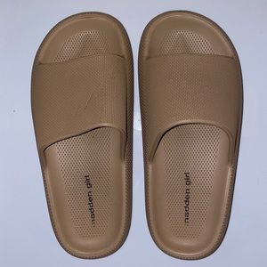 Madden Girl pillow slides